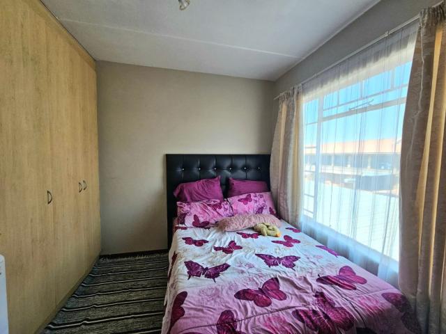 Apartment for sale in Dr Kenneth Kaunda, North West