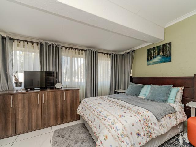 Apartment for sale in Nooitgedacht, Gauteng