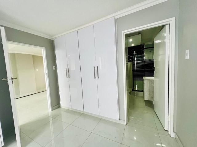 Apartment for sale in Kingsburgh, Kwazulu-natal