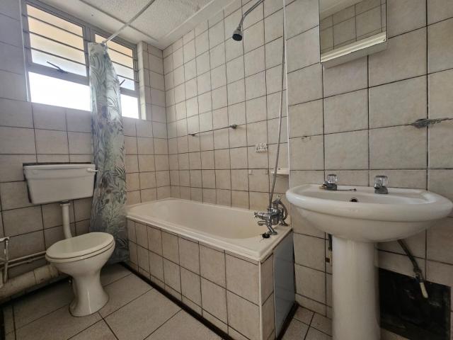 Apartment for sale in Kingsburgh, Kwazulu-natal