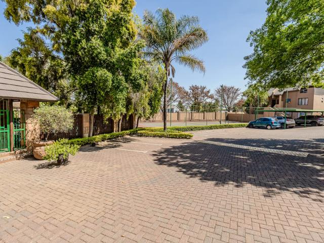 Apartment for sale in Douglasdale, Randburg