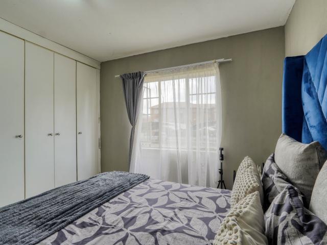 Apartment for sale in Akasia, Gauteng