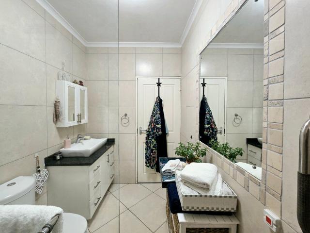 Apartment for sale in Seaview, Kwazulu-natal