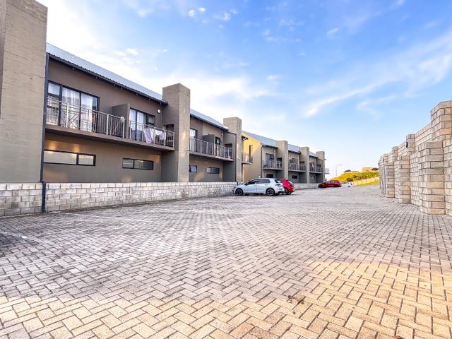 Apartment for sale in Port Elizabeth, Eastern Cape
