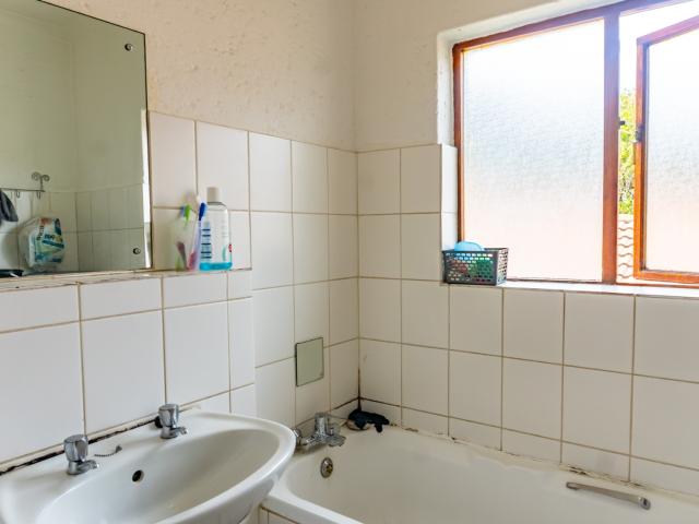 Apartment for sale in Vosloorus, Gauteng