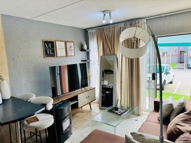 Apartment for sale in Vosloorus, Gauteng