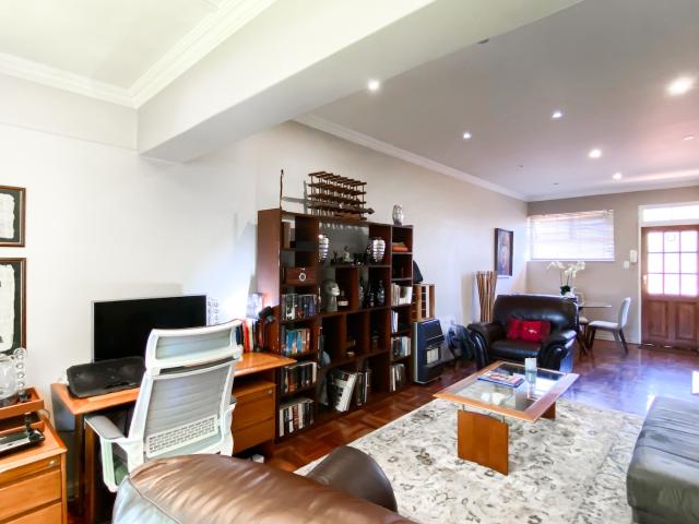 Apartment for sale in Johannesburg, North & Sandton Apartment for sale in Johannesburg, North & Sandton