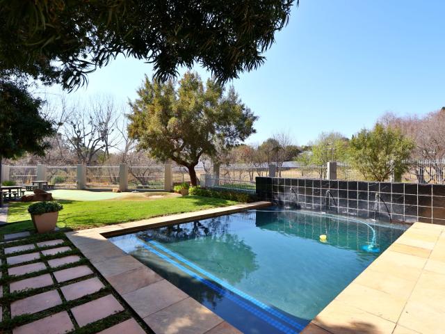 Apartment for sale in Paulshof, Alexandra