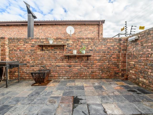 Apartment for sale in Port Elizabeth, Eastern Cape