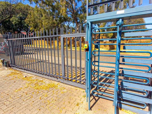 Apartment for sale in Vosloorus, Gauteng