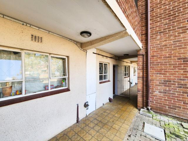 Apartment for sale in Vosloorus, Gauteng