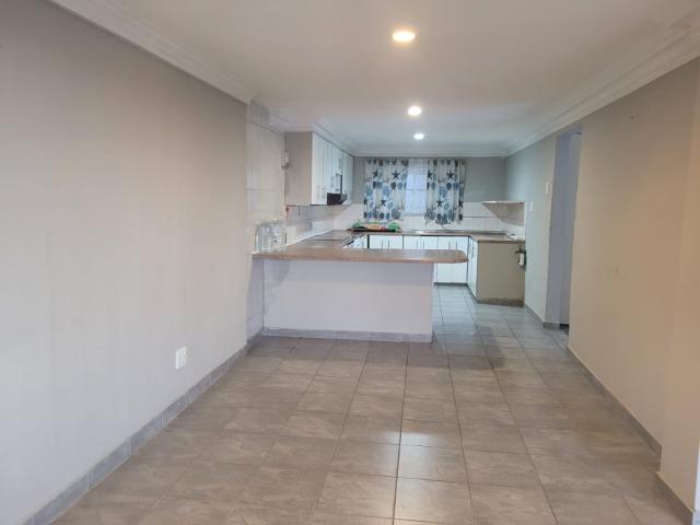 Apartment for rent in Seaview, Kwazulu-natal