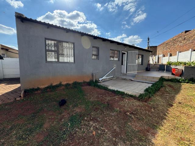 Apartment for rent in Vosloorus, Gauteng