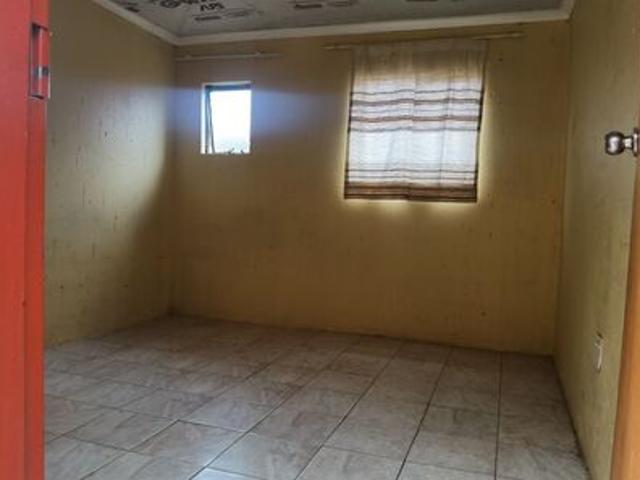 Room for rent in Tshiawelo, Soweto