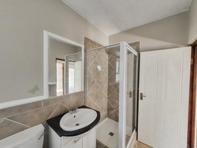 Apartment for rent in Douglasdale, Randburg