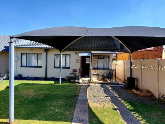 Apartment for rent in Winkelhaak Shaft (Closed), Govan Mbeki