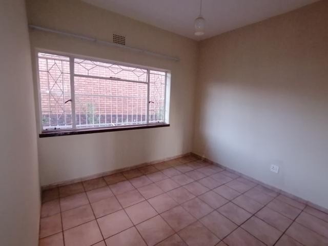 Apartment for rent in Mohlakeng, Gauteng