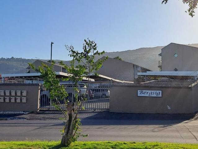 Apartment for rent in Onverwacht, Western Cape