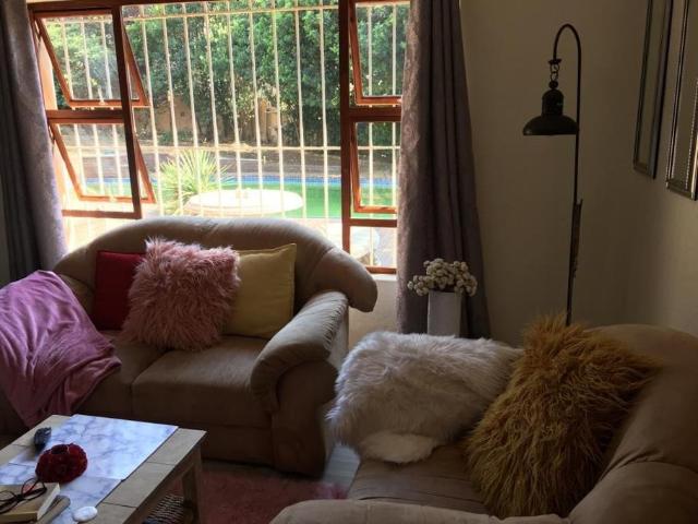 Apartment for rent in Paulshof, Alexandra
