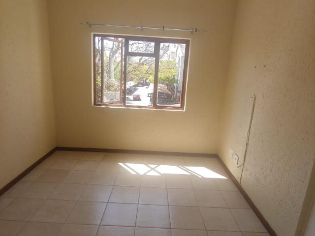 Apartment for rent in Paulshof, Alexandra