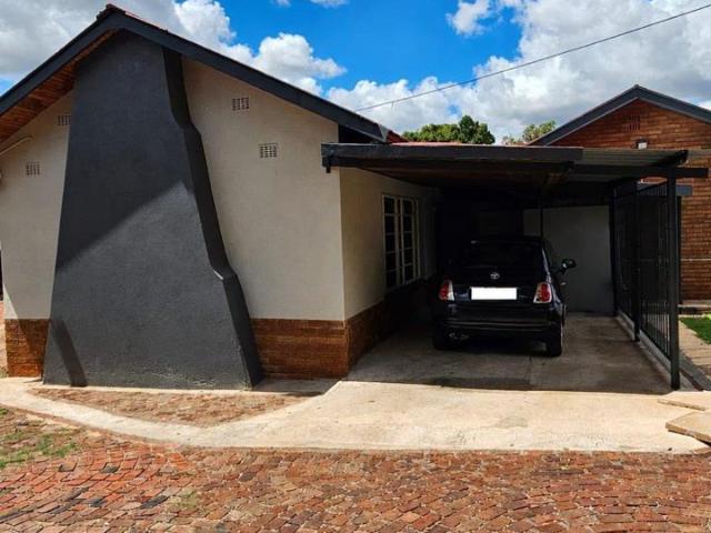 Apartment for rent in Queenswood, Pretoria