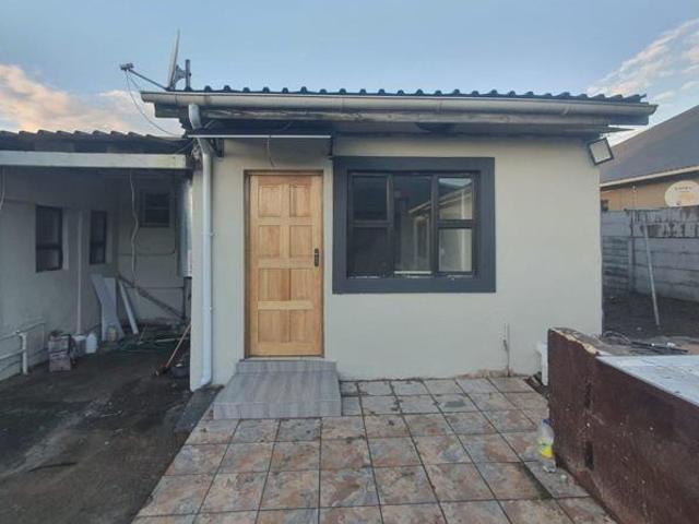 Apartment for rent in Rosemount, East London
