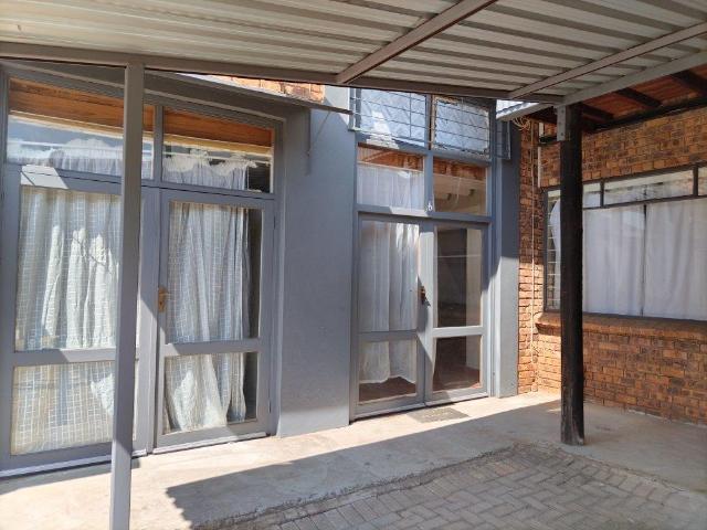 Apartment for rent in Theresapark, Waterkloof