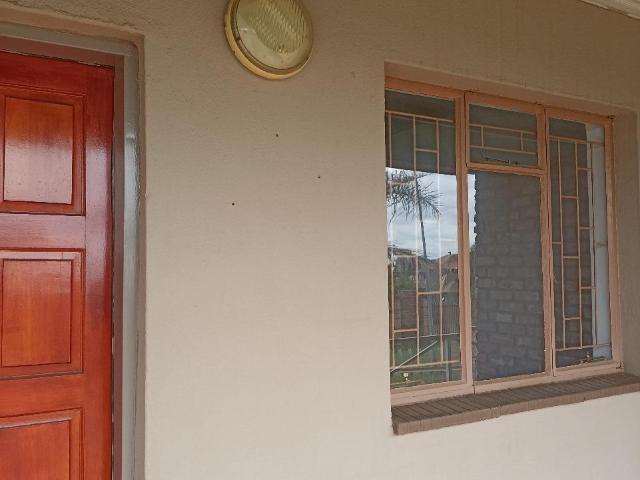 Apartment for rent in Wilkoppies, Matlosana Local Municipality