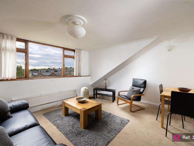 Apartment for rent in Queen's Park, Greater London