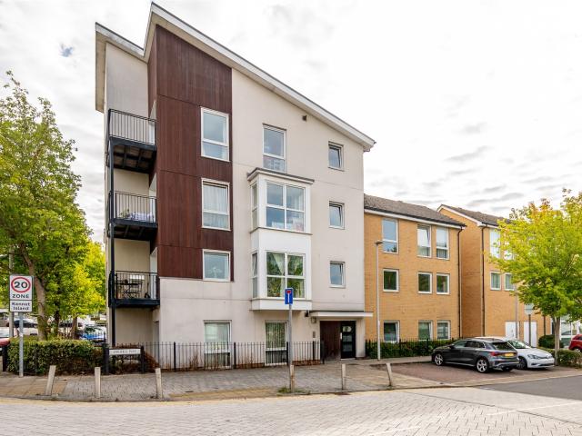 Apartment for rent in Kennet Island, Reading