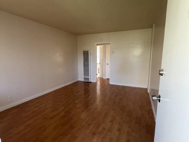 Apartment for rent in Long Beach, California