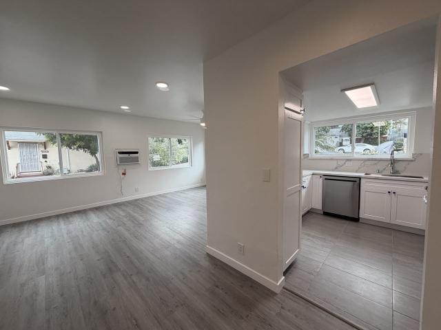Apartment for rent in Canoga Park, California
