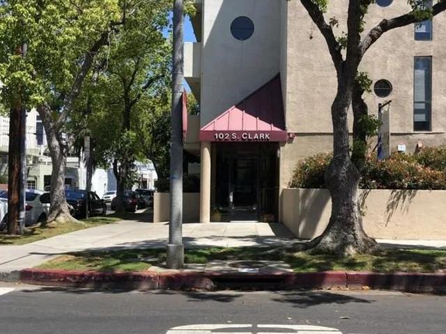 Apartment for rent in Canoga Park, California