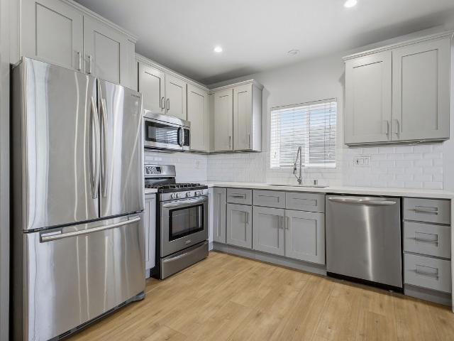 Apartment for rent in Canoga Park, California