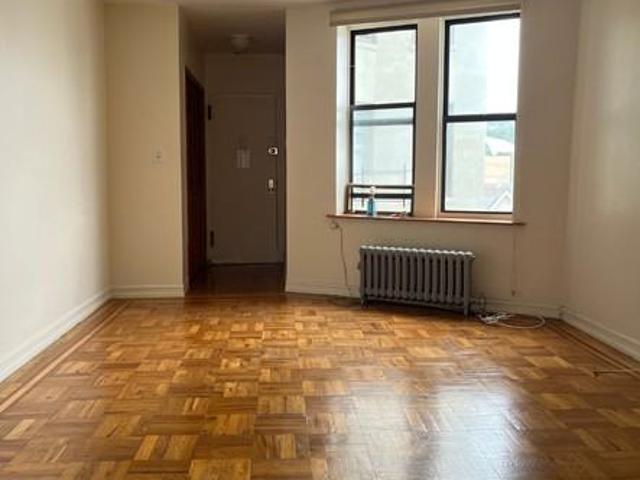 Apartment for rent in Arverne, New York