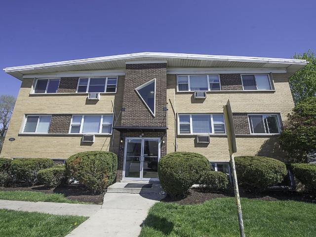 Apartment for rent in Wheaton, DuPage County