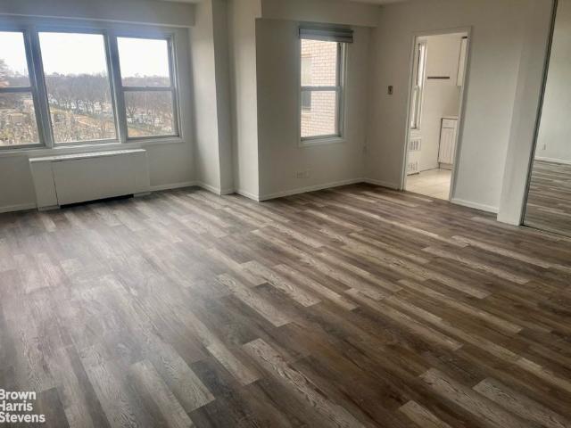 Apartment for rent in Arverne, New York