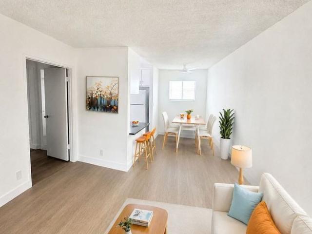 Apartment for rent in Canoga Park, California