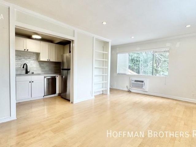 Apartment for rent in Canoga Park, California
