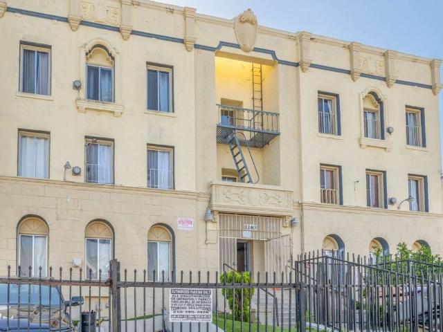 Apartment for rent in Canoga Park, California