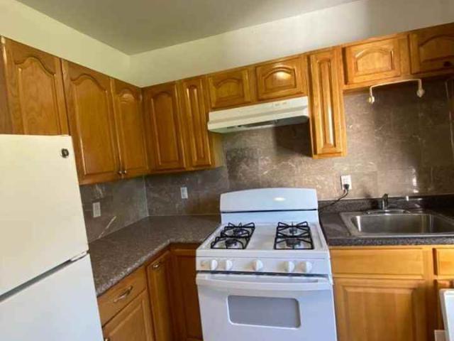 Apartment for rent in Glenwood, New York