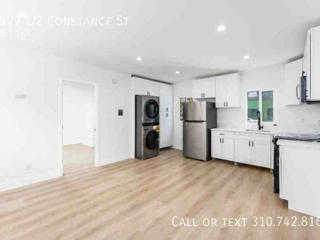 Apartment for rent in Canoga Park, California