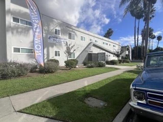 Apartment for rent in Midway City, California