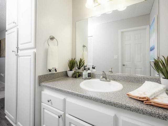 Apartment for rent in Tustin, California