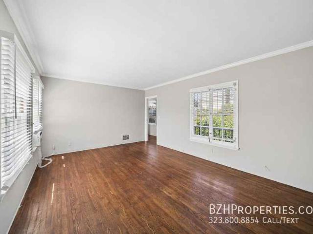 Apartment for rent in Canoga Park, California