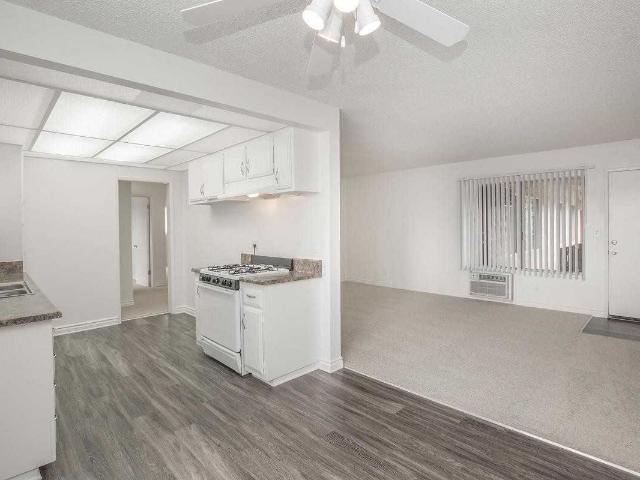 Apartment for rent in Tustin, California