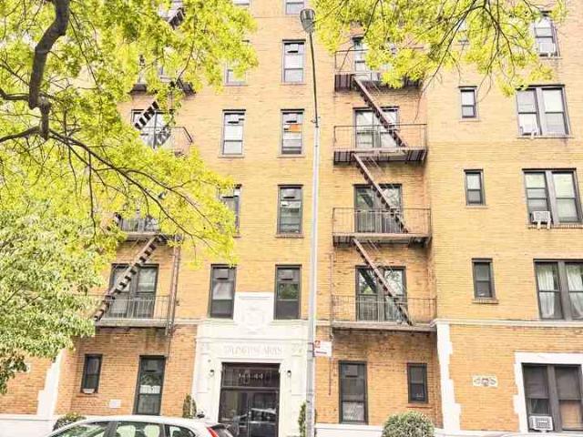 Apartment for rent in Arverne, New York