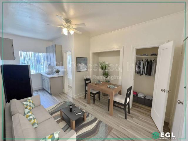 Apartment for rent in Canoga Park, California
