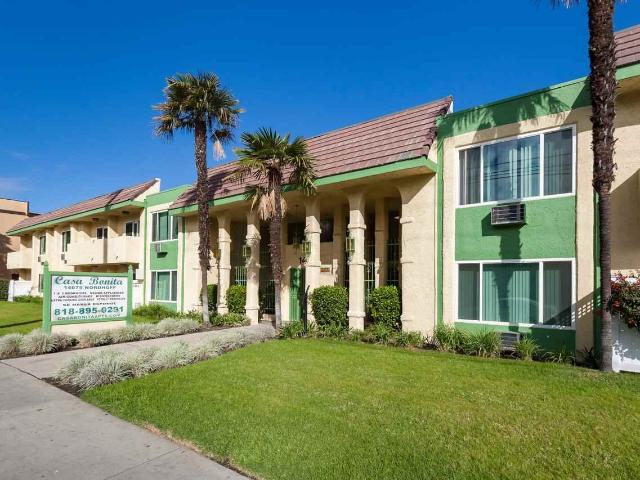 Apartment for rent in Canoga Park, California