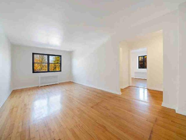 Apartment for rent in Arverne, New York